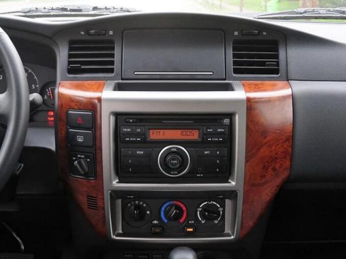 Nissan Patrol Y61 2004-2014 factory radio